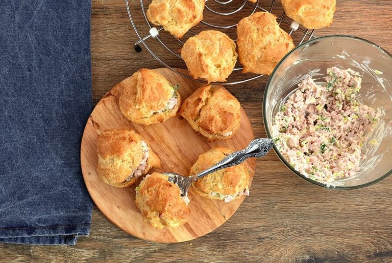 Step 12 - Cheese Puffs with Ham Salad