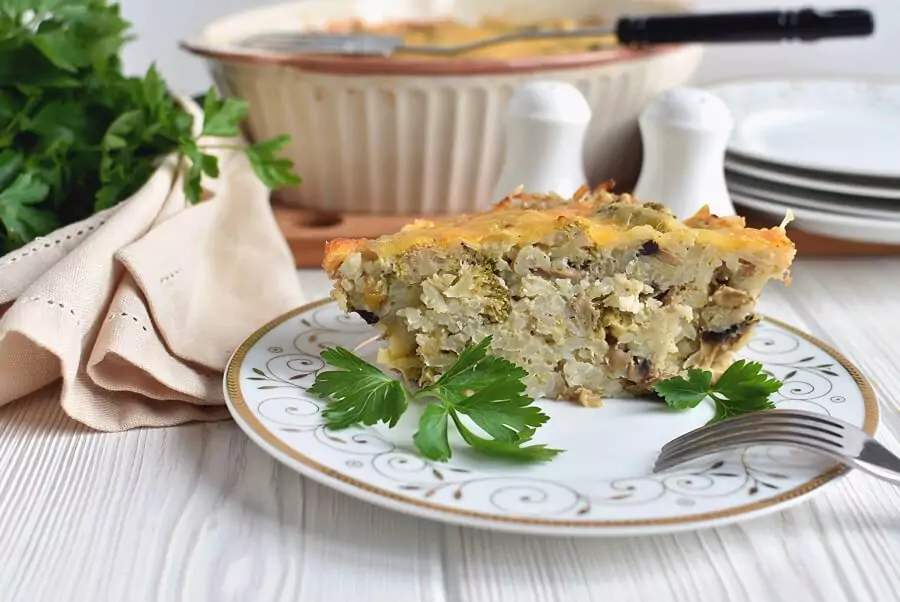 Cheesy Mushroom and Broccoli Casserole