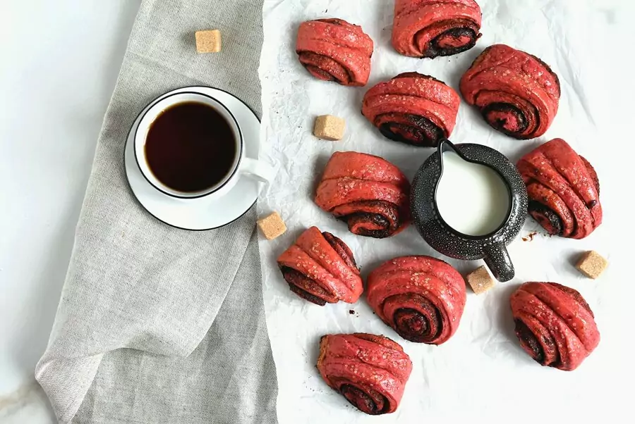 Cinnamon Beet Rolls