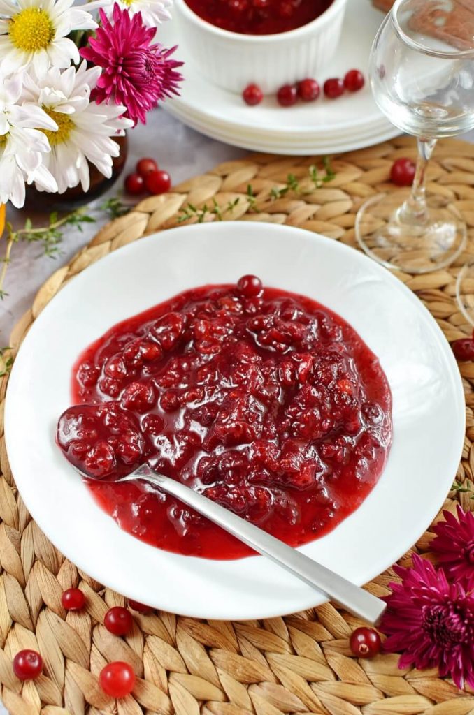 Spectacular molded cranberry sauce