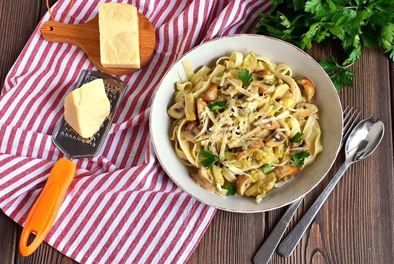 Creamy Fettuccine with Brussels Sprouts and Mushrooms