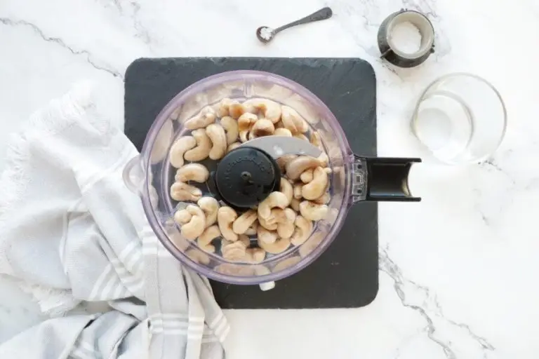 Step 4 - Creamy Vegan Gnocchi with Garlic & Kale
