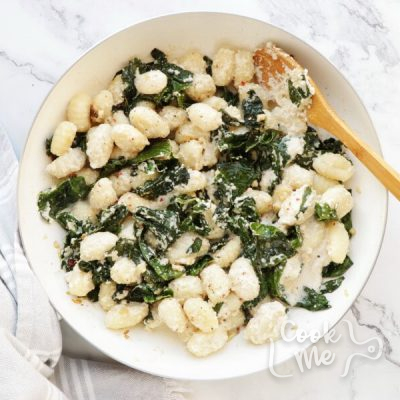 Creamy Vegan Gnocchi with Garlic & Kale recipe - step 6