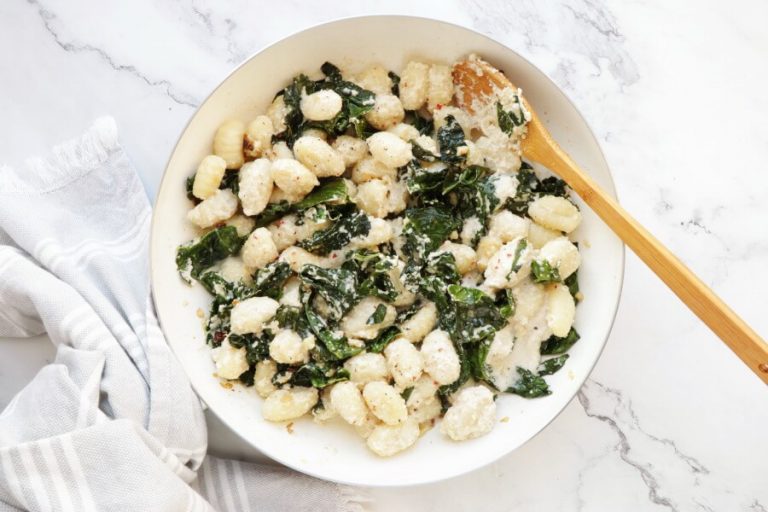 Creamy Vegan Gnocchi with Garlic & Kale Recipe - Cook.me Recipes