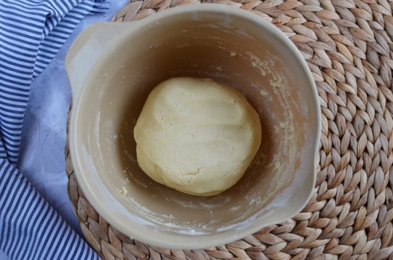 Step 4 - German Christmas Cardamom Cookies (Kardamon Plaetzchen)