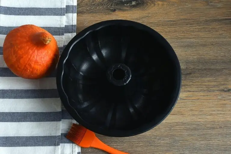 Step 1 - Glazed Chocolate-Pumpkin Bundt Cake