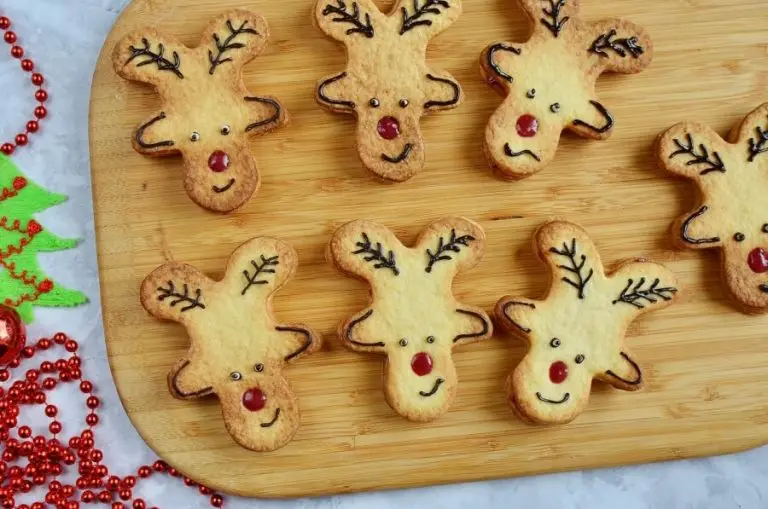 Step 14 - Reindeer Jammie Dodgers