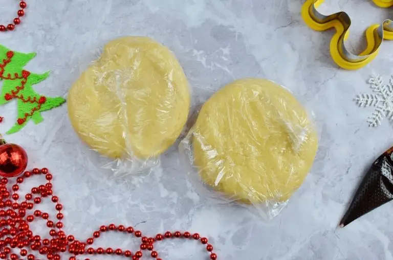 Step 4 - Reindeer Jammie Dodgers
