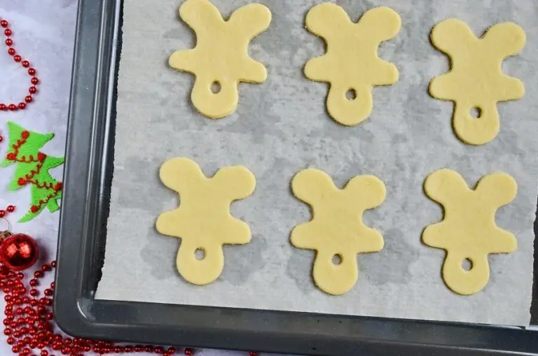 Step 7 - Reindeer Jammie Dodgers