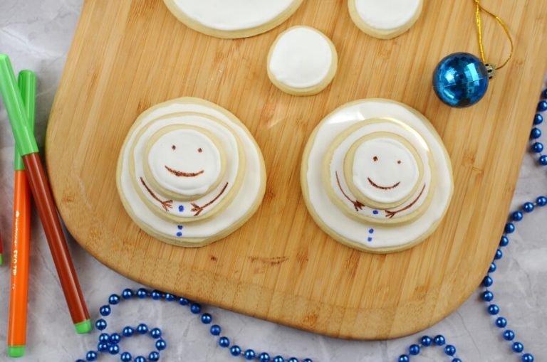 Step 10 - Stacking Snowmen Biscuits
