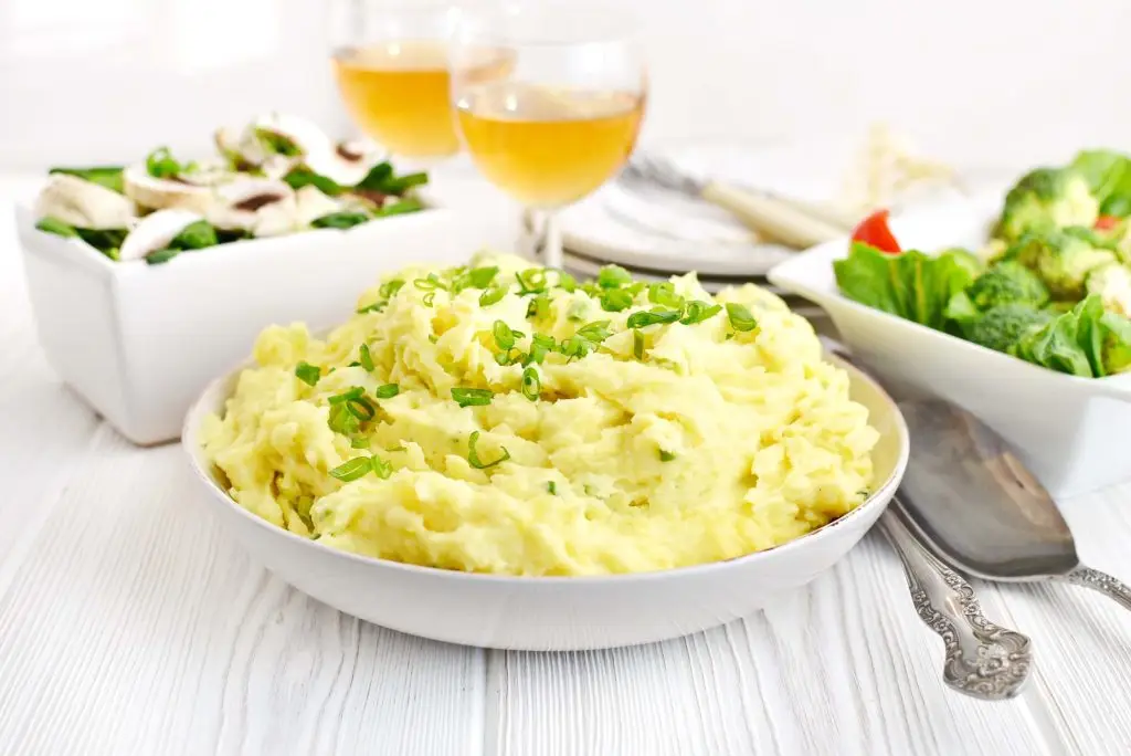 Sour Cream and Chive Mashed Potatoes