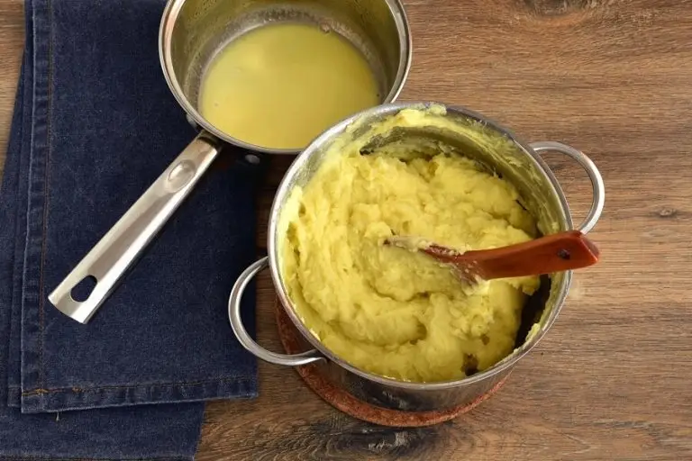 Step 4 - Sour Cream and Chive Mashed Potatoes