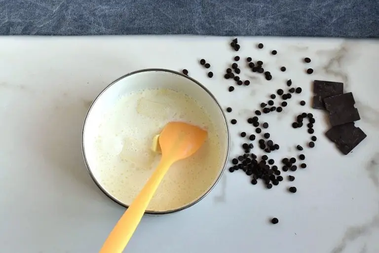 Step 1 - Almond-Rum Chocolate Truffles