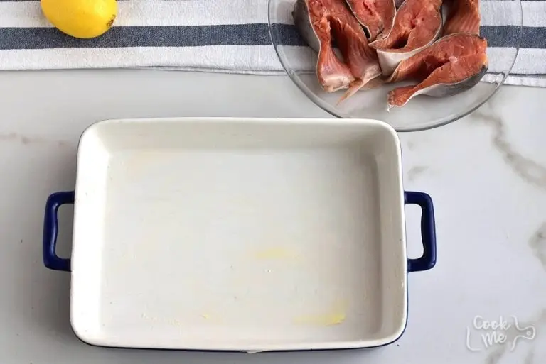 Step 1 - Baked Salmon Steaks with Sour Cream and Dill