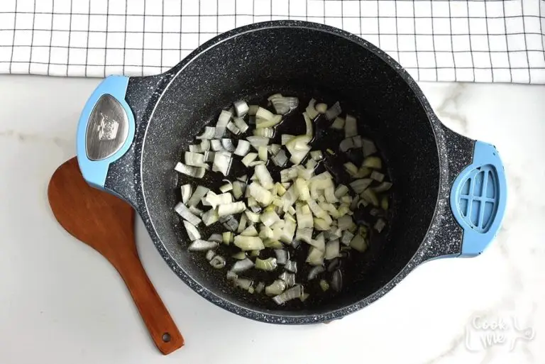 Step 1 - Cheesy Ground Beef Soup