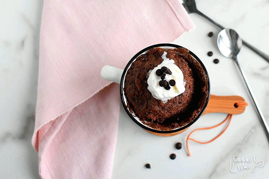 How to serve Chocolate Cake in a Mug