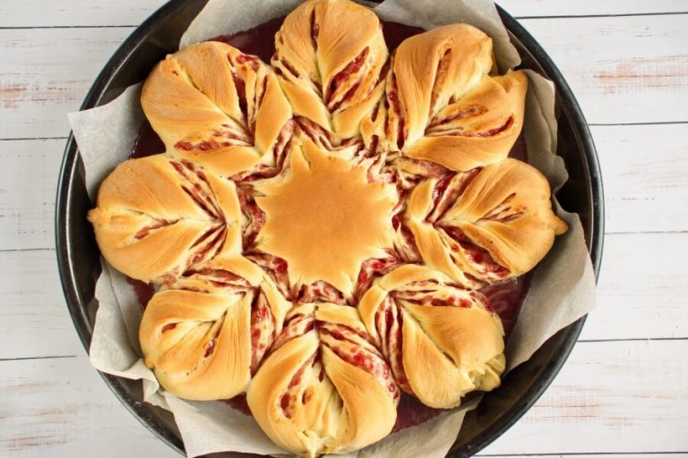 Christmas Star Twisted Bread Recipe - Cook.me Recipes