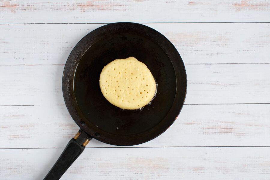 Cracker Barrel-Style Pancakes recipe - step 5