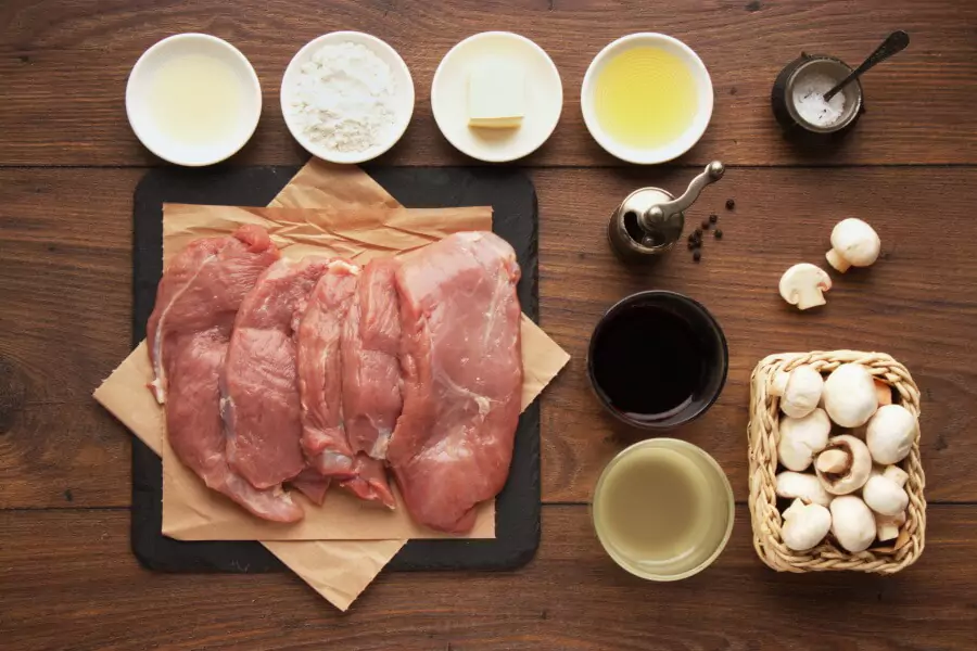 Ingredients for Easy Veal Marsala with Mushrooms