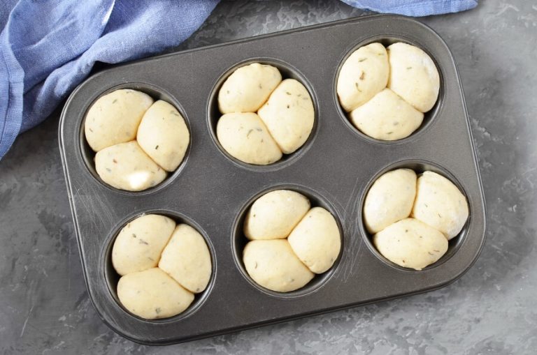 Step 7 - Cloverleaf Herb Dinner Rolls