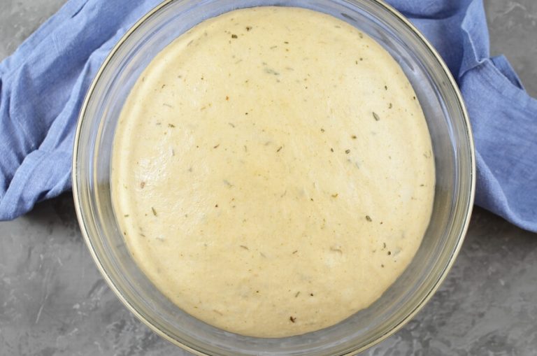 Step 4 - Cloverleaf Herb Dinner Rolls