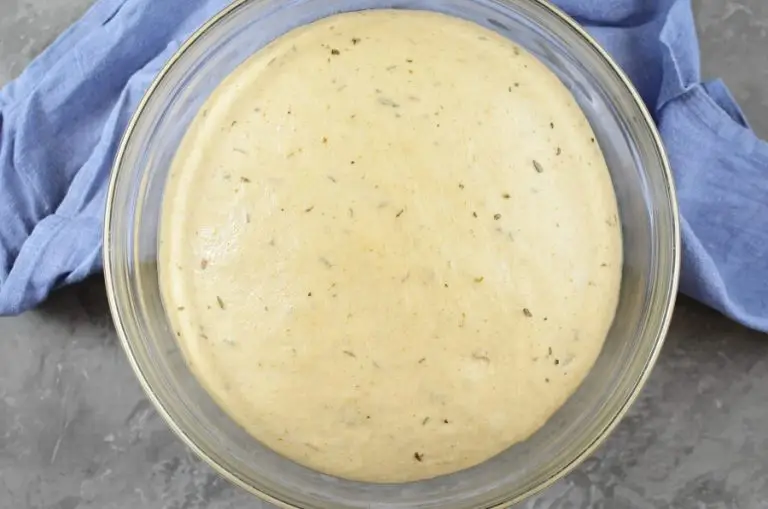 Cloverleaf Herb Dinner Rolls recipe - step 4