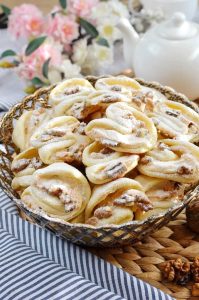 Meringue Shell Cookies (Rakushki)