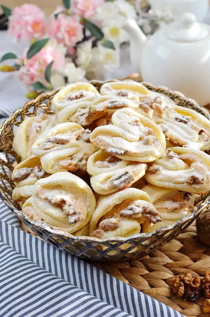 Meringue Shell Cookies (Rakushki)