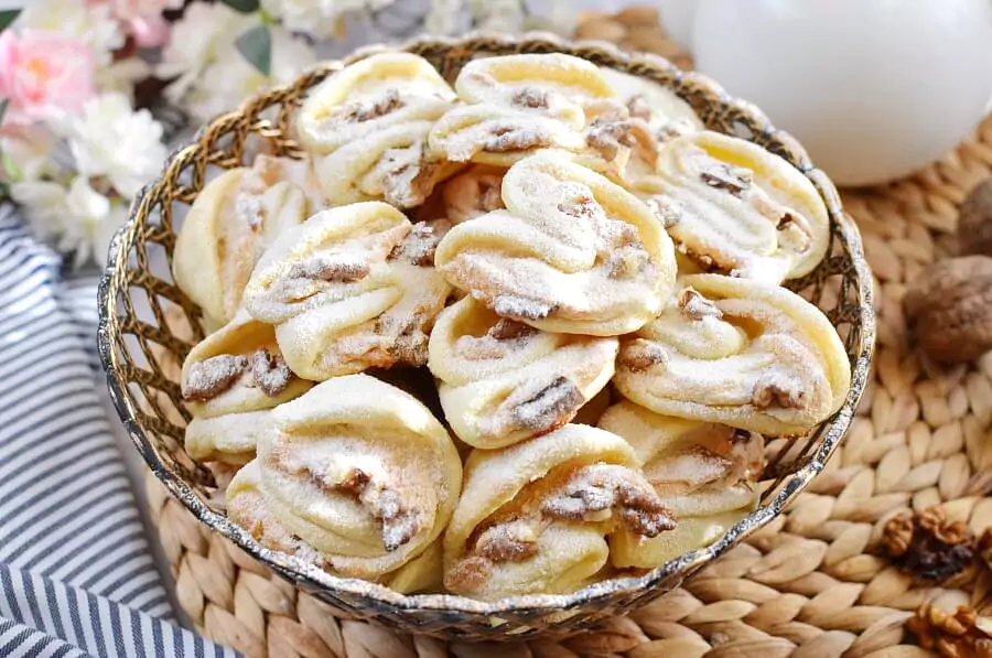 Meringue Shell Cookies (Rakushki)