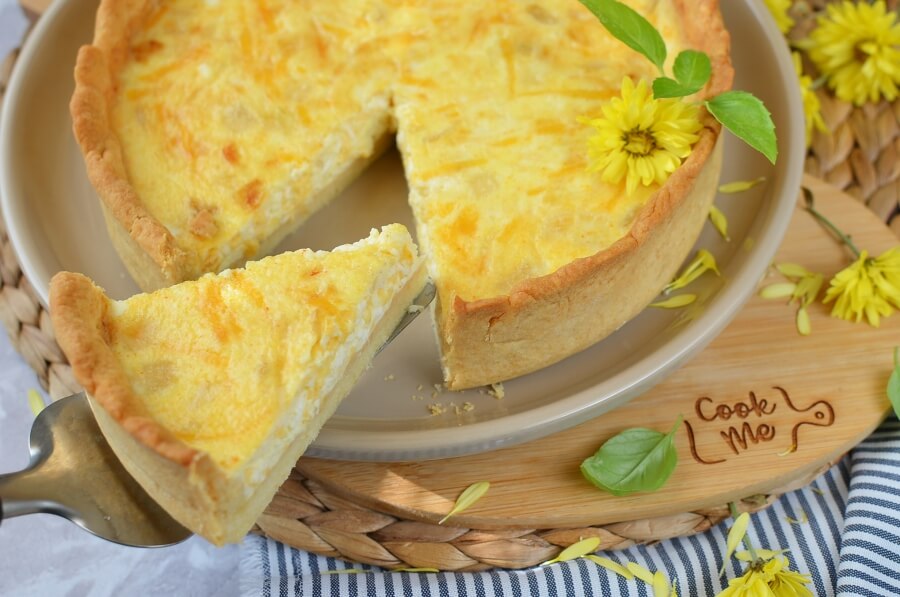 How to serve Passover Cheese Quiche