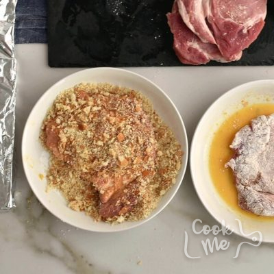 Pork Cutlets with Panko and Gravy recipe - step 3