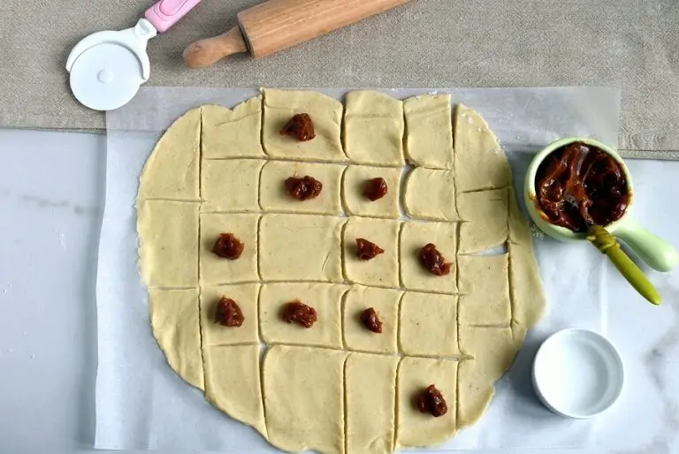 Step 6 - Pastelitos de Dulce de Leche