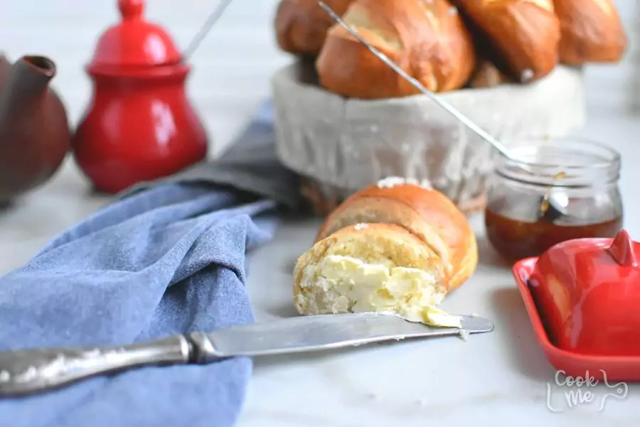 Soft Pretzel Rolls