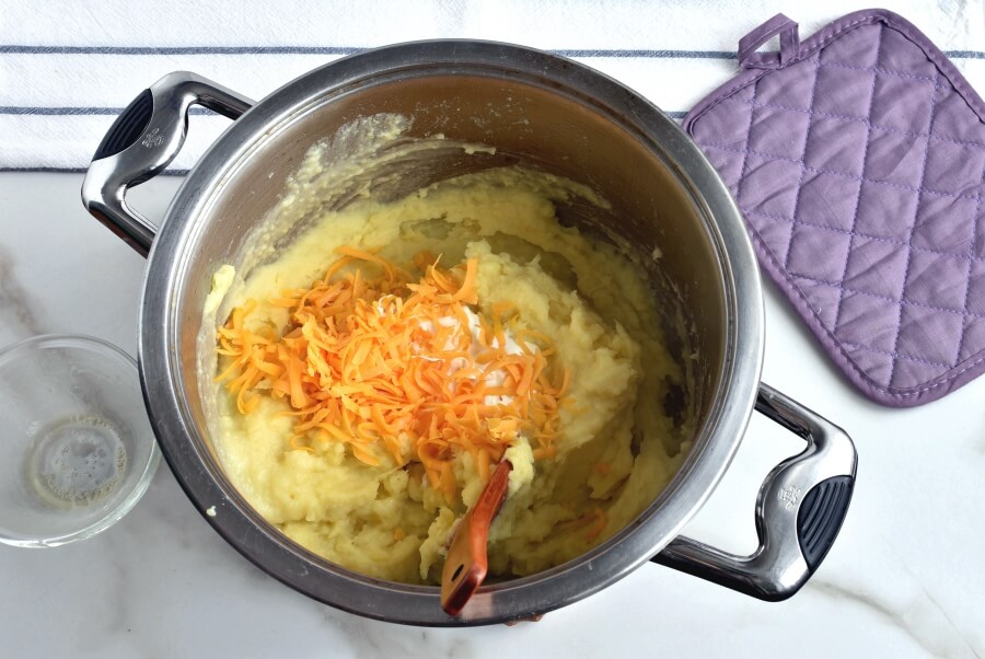 Baked Mashed Potatoes with Cheese recipe - step 12