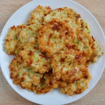 Cheesy Chicken Fritters recipe - step 4