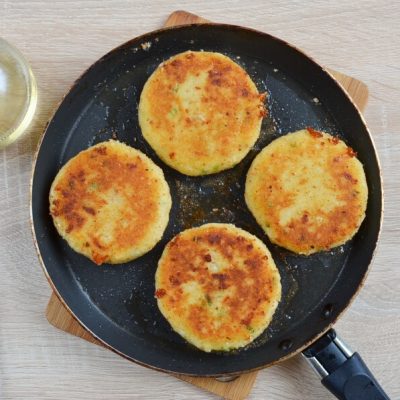 Cheesy Mashed Potato Pancakes recipe - step 5