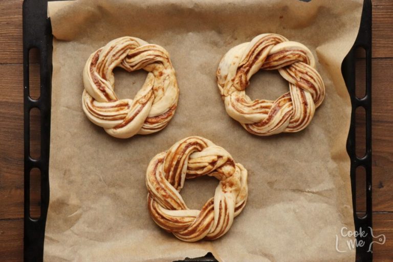 Step 8 - Christmas Bread Wreath