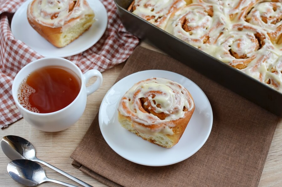 Cinnamon Rolls with Nuts
