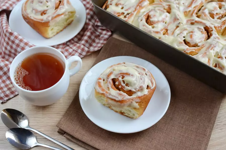 Cinnamon Rolls with Nuts