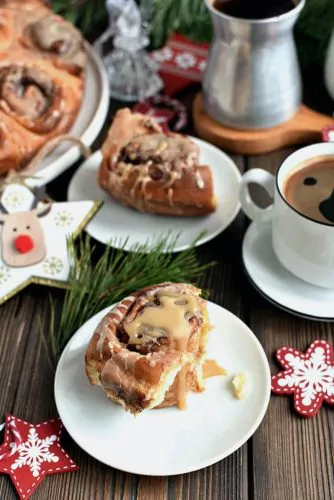 Easy Cinnamon Rolls (from Scratch)