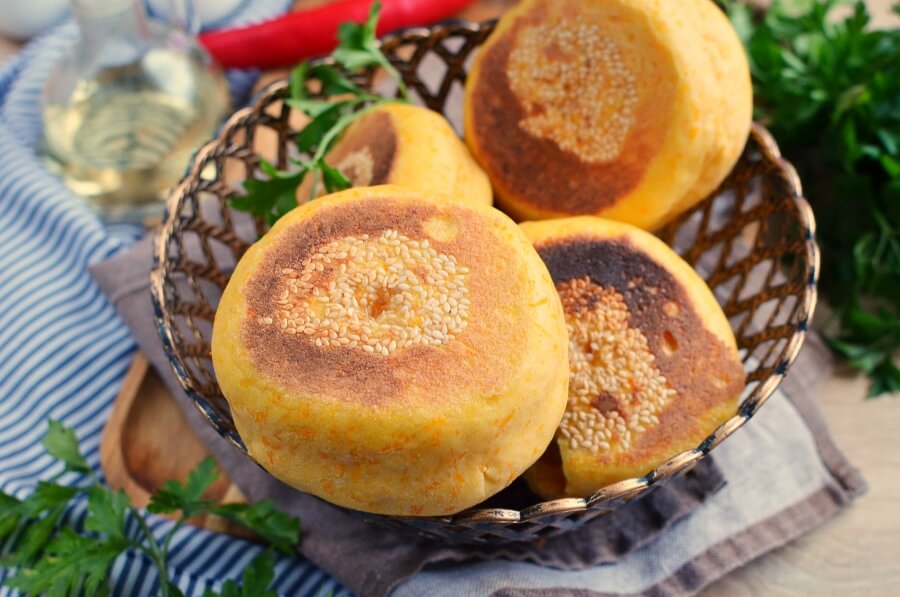 Fluffy Butternut Squash Rolls