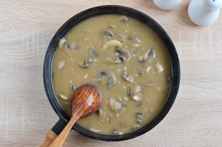 Step 6 - Mushroom Stroganoff