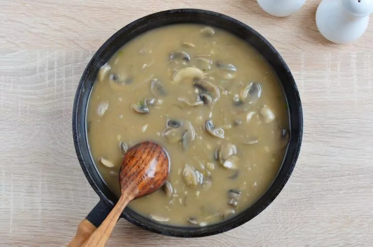 Step 6 - Mushroom Stroganoff