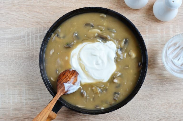 Step 7 - Mushroom Stroganoff