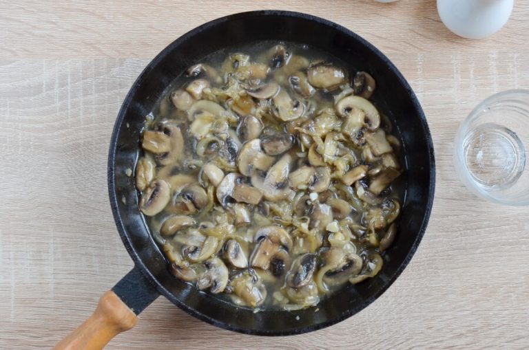 Step 4 - Mushroom Stroganoff