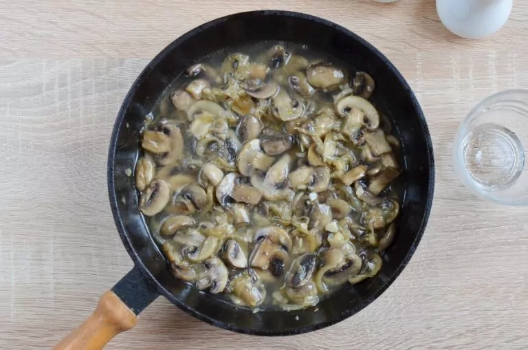 Step 4 - Mushroom Stroganoff