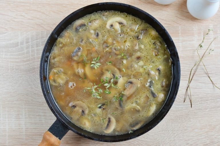 Step 6 - Mushroom Stroganoff