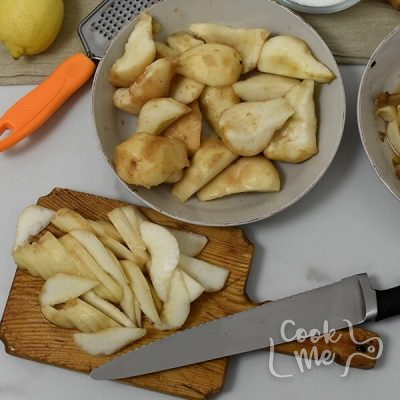 Pear and Ginger Marmalade recipe - step 1