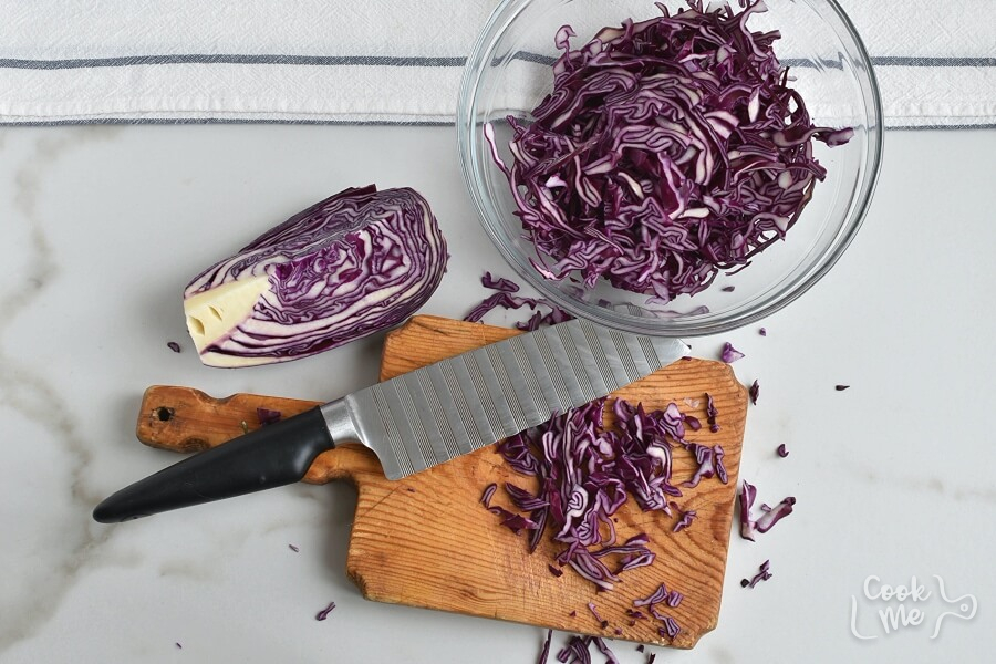 Red Cabbage Salad with Apple recipe - step 1