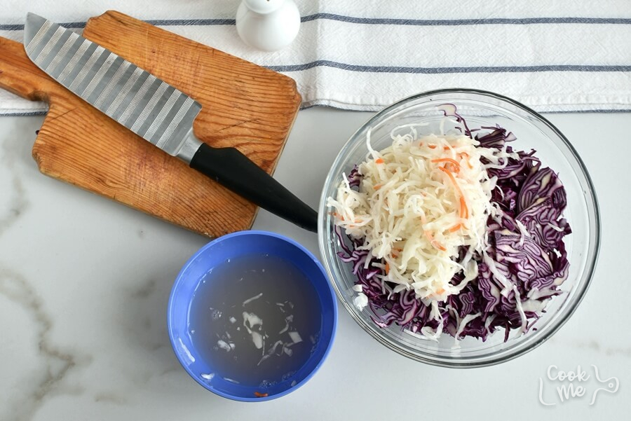 Red Cabbage Salad with Apple recipe - step 2